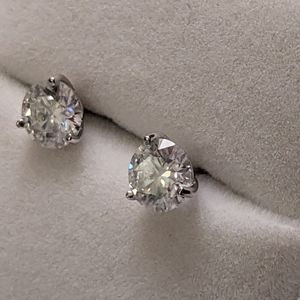1CT x 2 Authentic Beautiful Moissanite 3 Prong Earrings 925 Silver